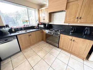 Kitchen- click for photo gallery